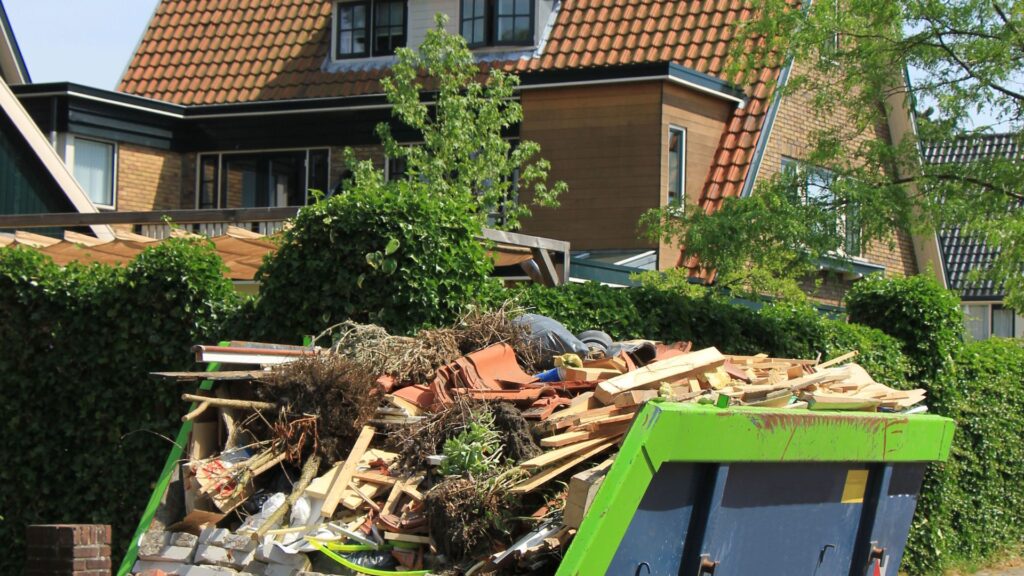 Renting a Dumpster for Your Yard Cleanup
